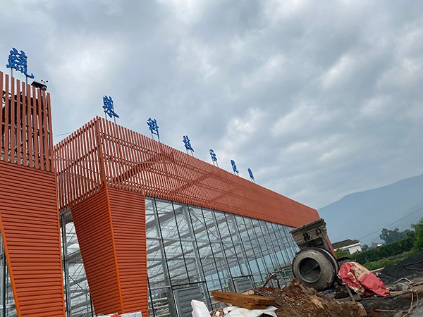 Sightseeing glass greenhouse in Sichuan, China - project view 2