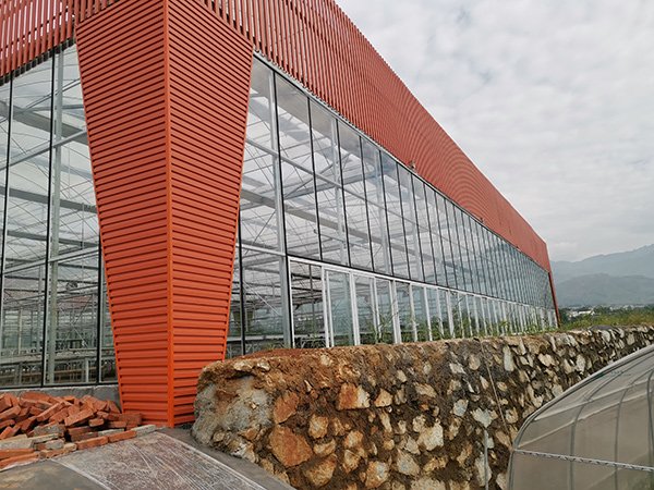 Sightseeing glass greenhouse in Sichuan, China - project view 4